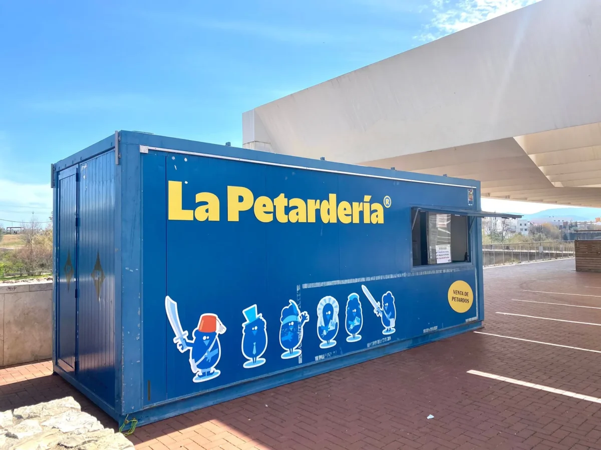 La Petardería de Gandia, la tienda de pirotecnia de las Fallas de Gandia en Tirant lo Blanc